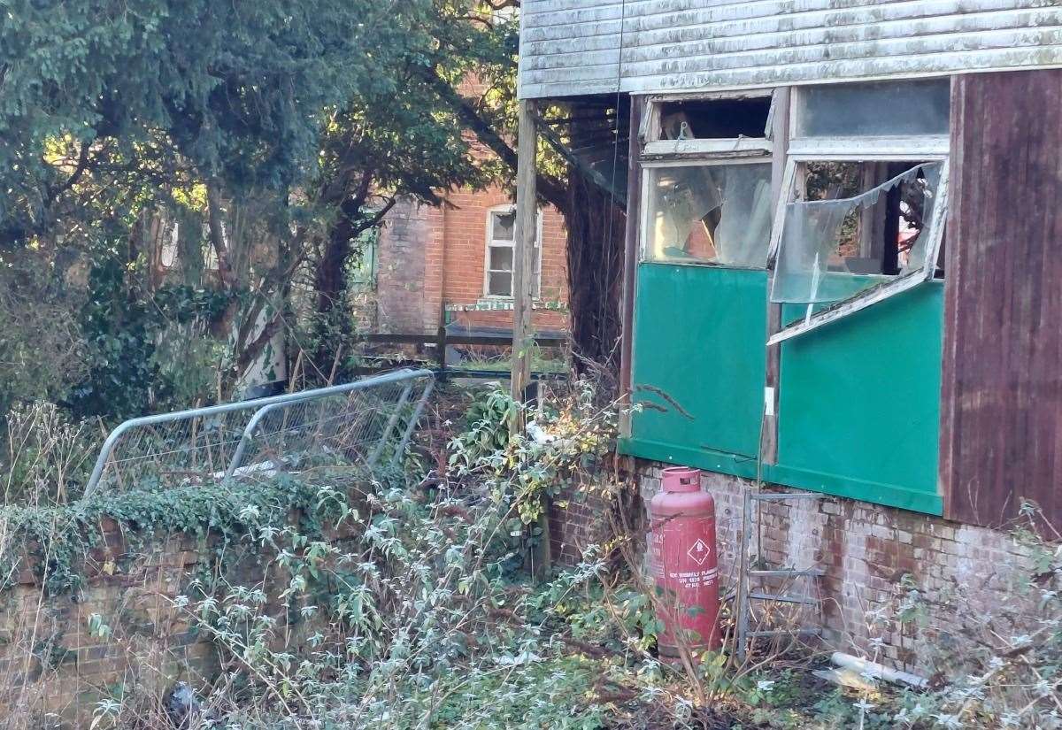 Abandoned Kent Wool Growers site in Ashford set to be cleared of rubbish ahead of demolition