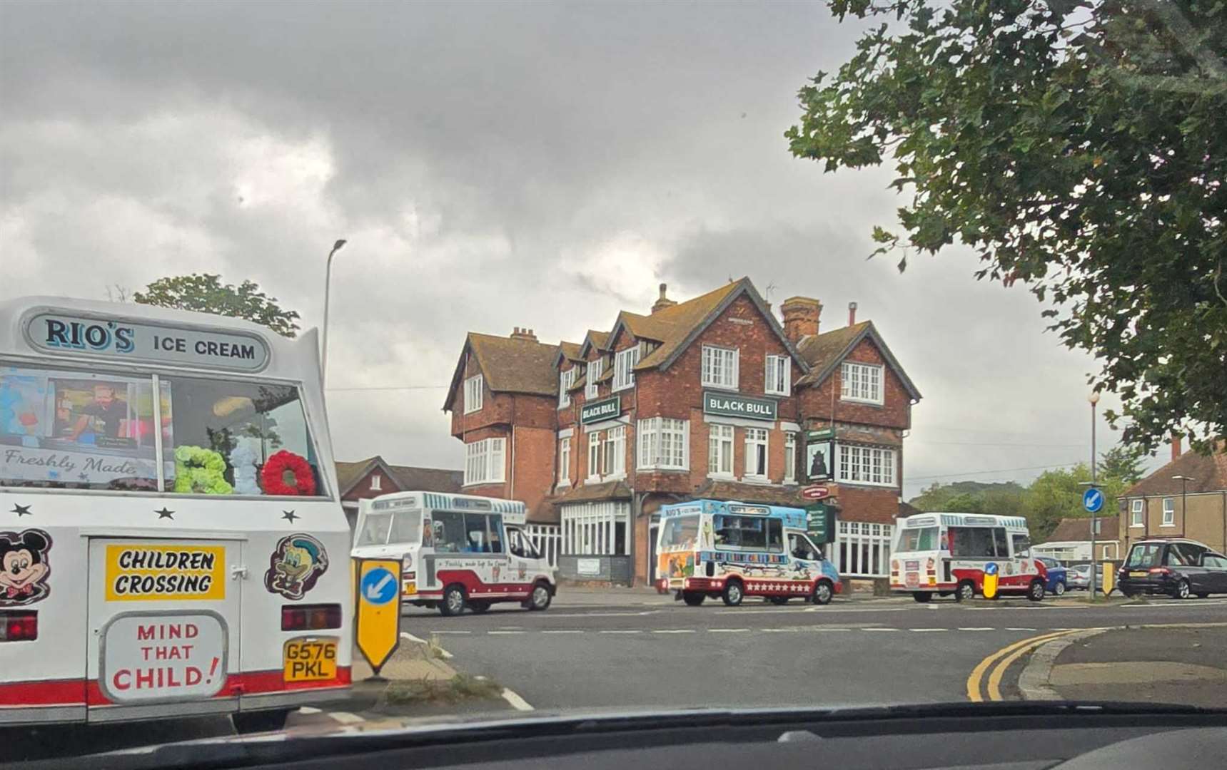 A convoy of five ice cream vans followed the hearse to Hawkinge Crematorium for Rio’s funeral