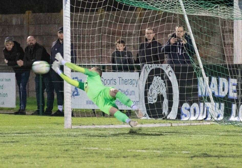 Kennington keeper Joe Mant denies Fisher in the shoot-out Picture: Paul Davies