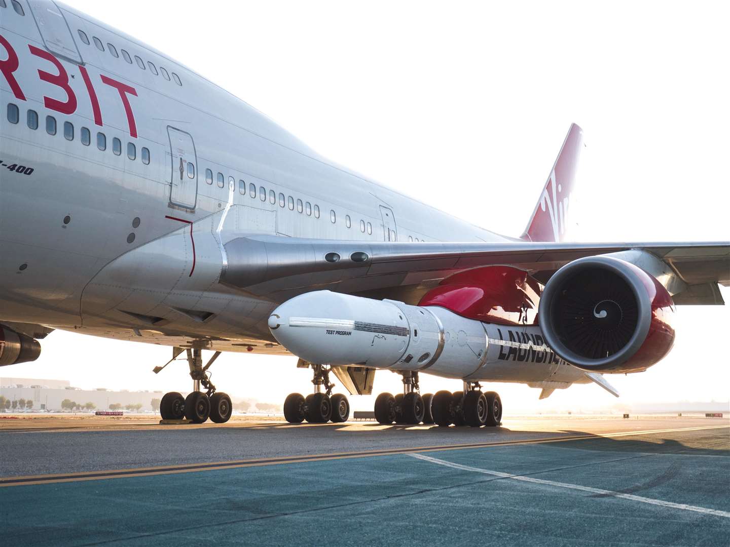 The LauncherOne rocket will be released in mid-air by Cosmic Girl, a modified Boeing 747-400 (Virgin Orbit)