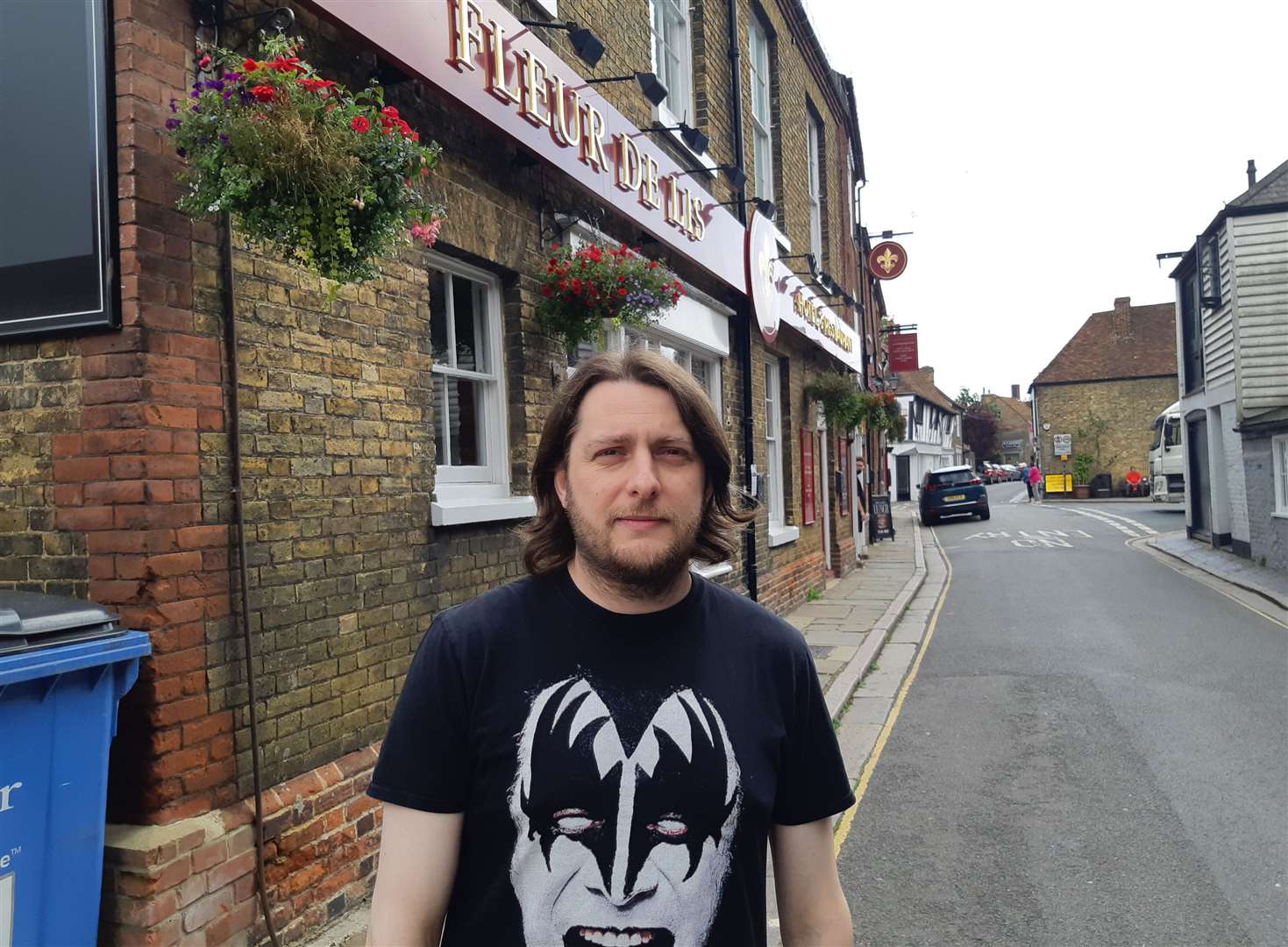 Richard Harris, manager of the Fleur De Lis in Sandwich has stunned customers by announcing the closure of the pub