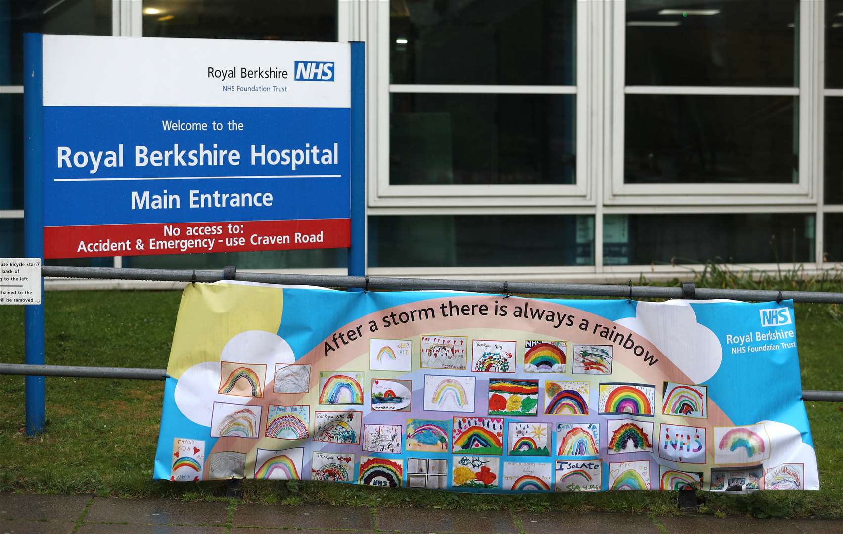 A hopeful message outside the Royal Berkshire Hospital in Reading (Andrew Matthews/PA)