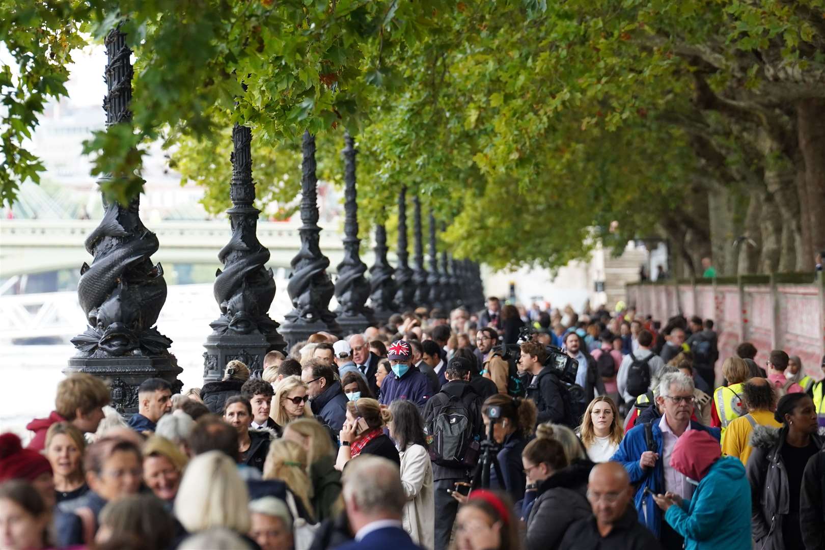 The queue stretched down the South Bank as mourners waited to walk by the Queen’s coffin (Stefan Rousseau/PA)