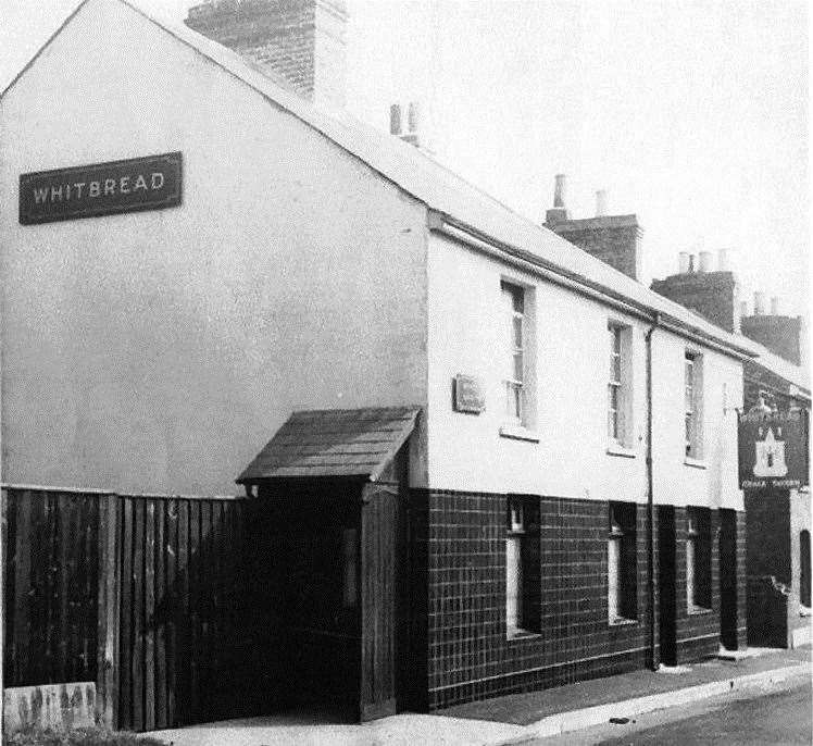 The Chalk Tavern, 1951. Picture: David Whiting / dover-kent.com