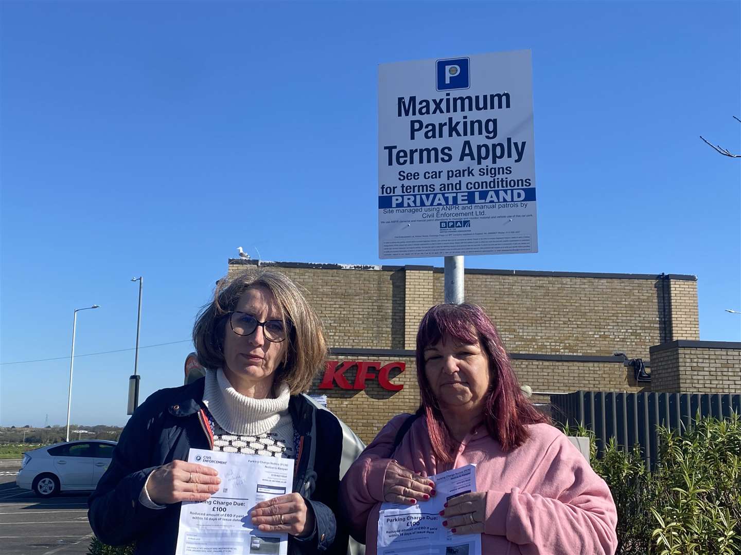 Louise Zebua and sister Pam at KFC Westwood, Broadstairs