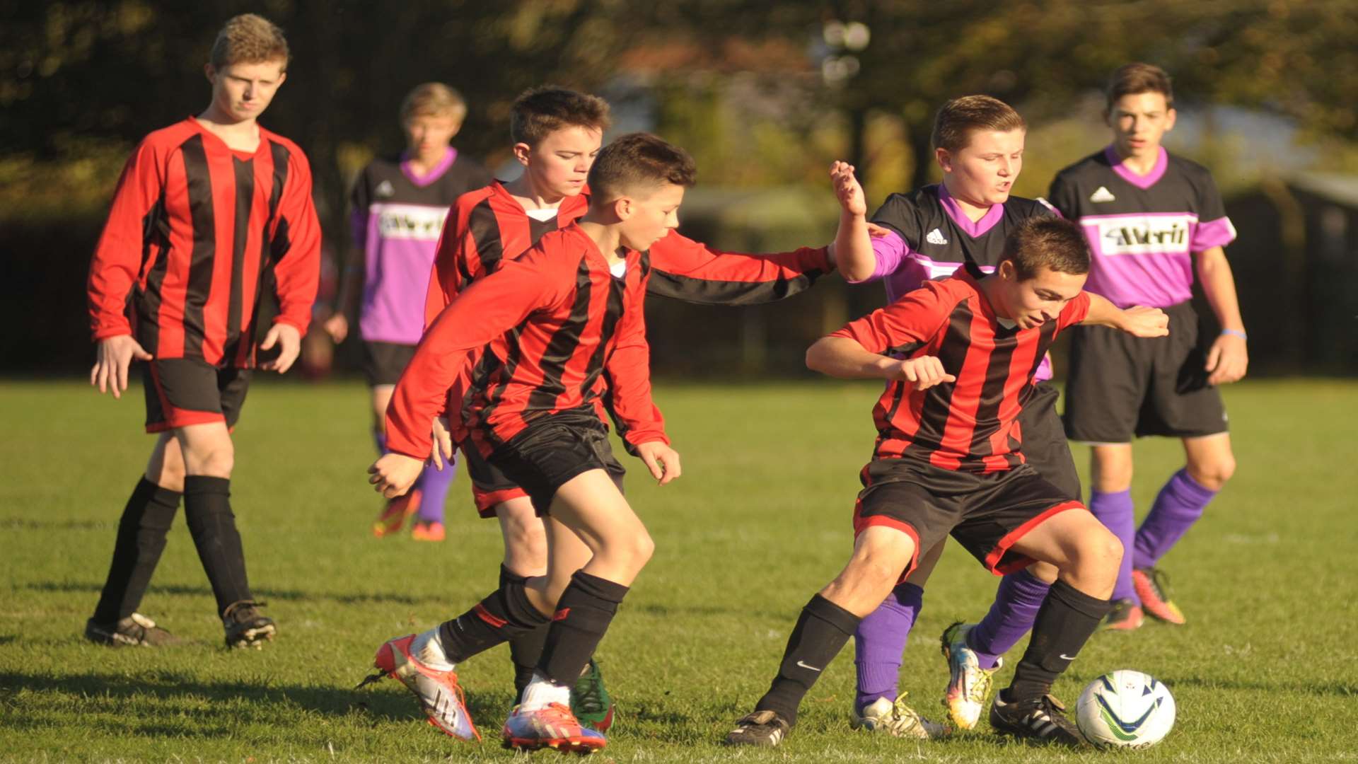 Rainham Kenilworth and Meopham Colts battle it out in Under-14 Division 1 Picture: Steve Crispe