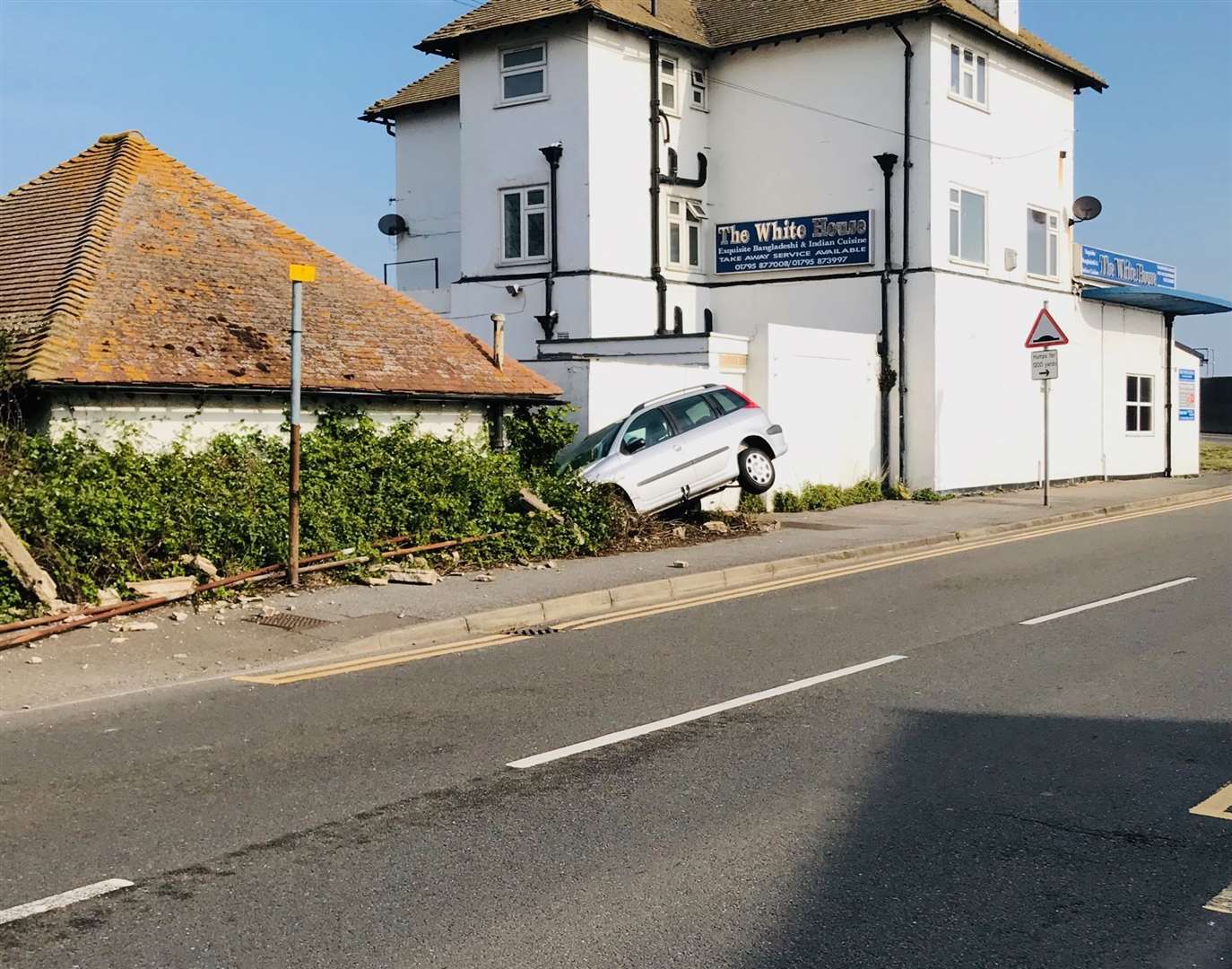 Car abandoned after crashing into the old public toilets at the Whitehouse in The Broadway, Minster, Sheppey. Picture: Martin Schembri (36536301)
