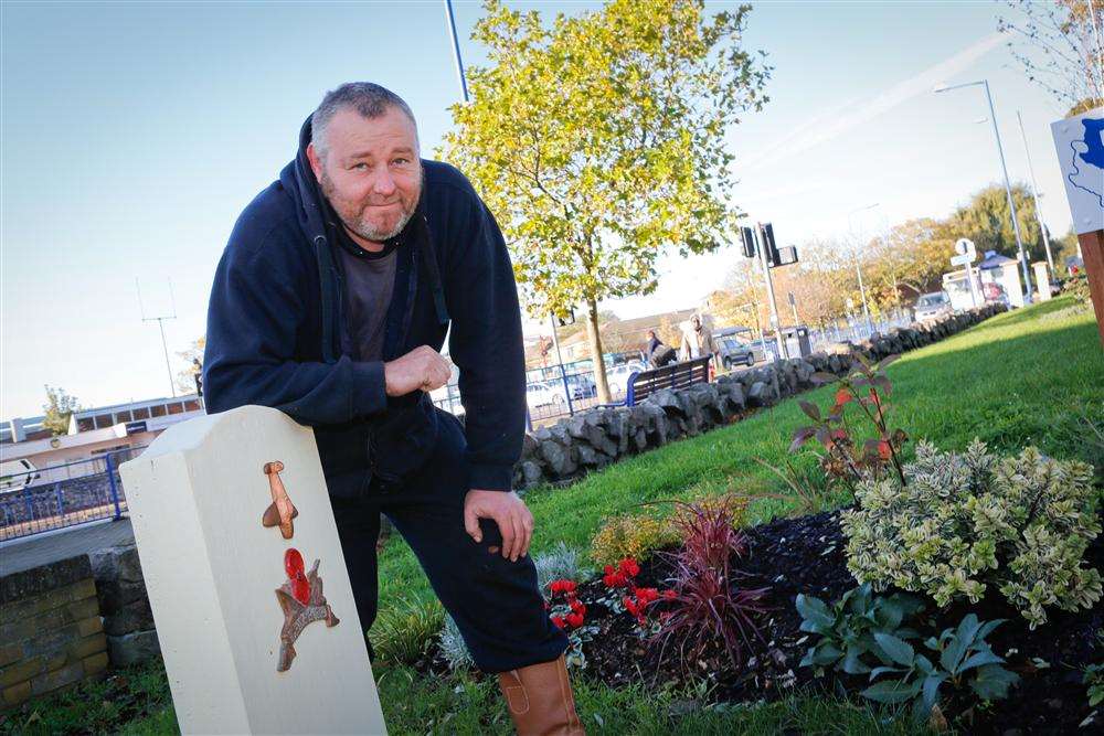 Lee Rough by the new tombstone in Bridge Road, Sheerness