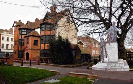 What a Dickens statue could look like next to Eastgate House, Rochester. Picture courtesy of Mike Gunnill.