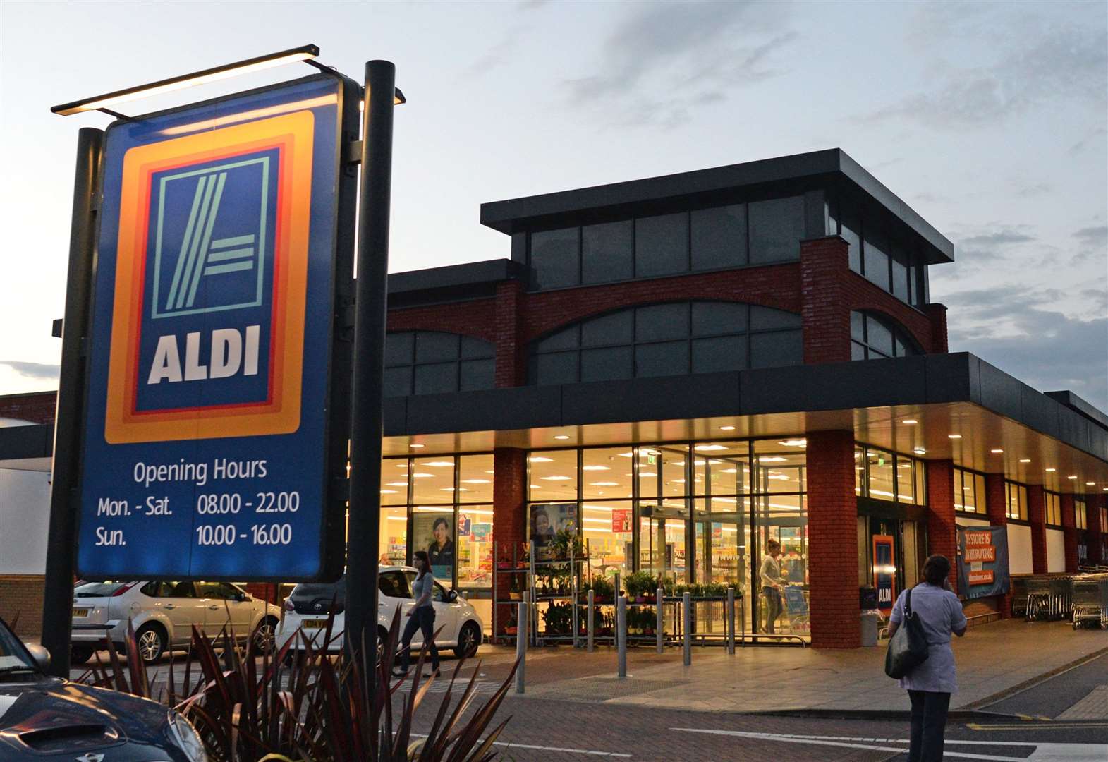 Aldi announces Kent recruitment drive as it looks to hire 177 staff for
