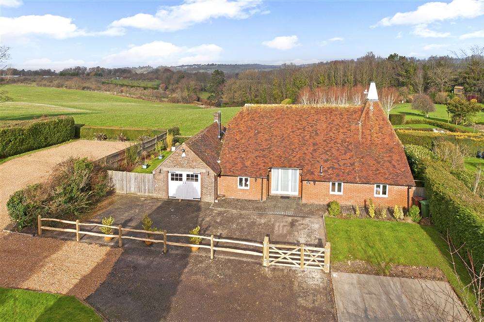 Greentrees Oast, Goudhurst