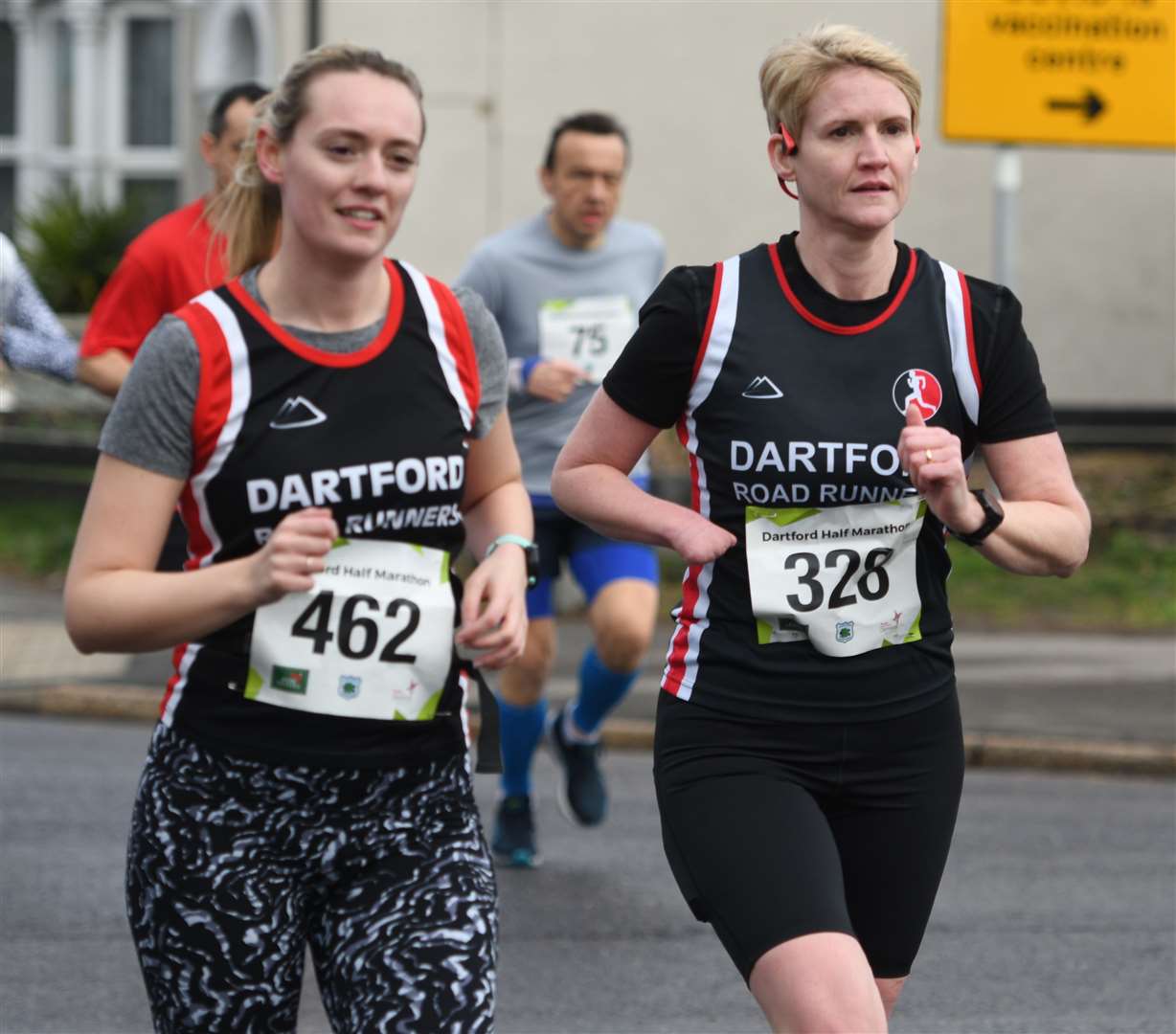 Dartford Road Runners' Megan Davis (No.462) and Nicola Mooney (No. 328). Picture: Barry Goodwin (55422444)