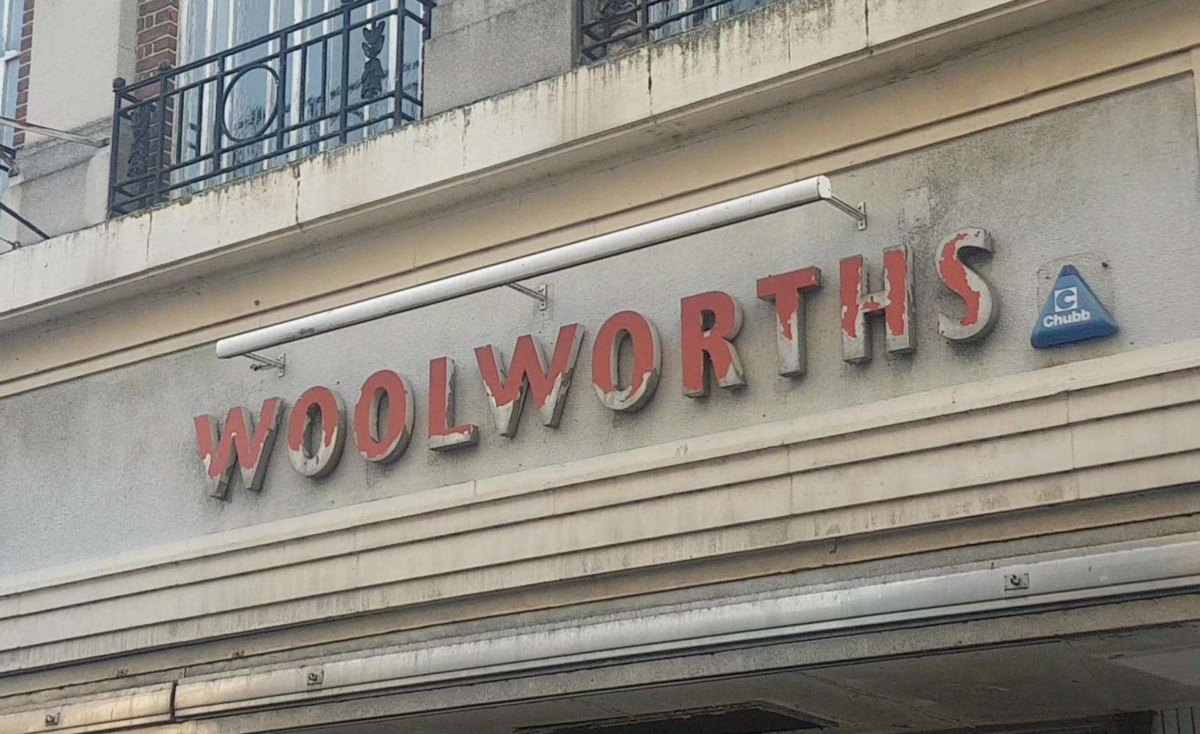 The original signs remain on the shop in Margate High Street (6328714)