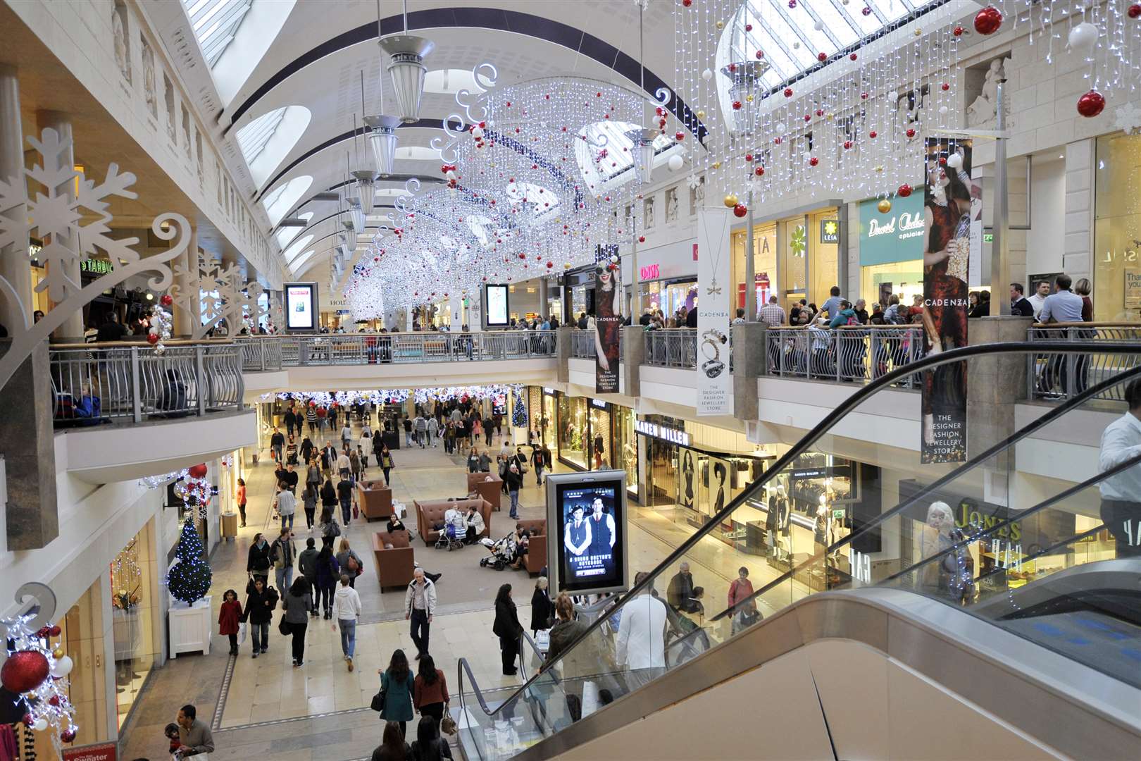 Christmas shoppers at Bluewater. Library picture