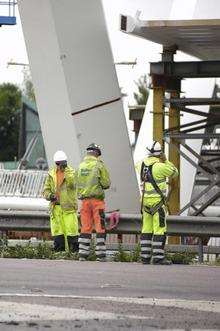 Installation begins on the final stages of the iconic new footbridge over the M20 motorway, linking Eureka Leisure Park and Warren Retail Park.