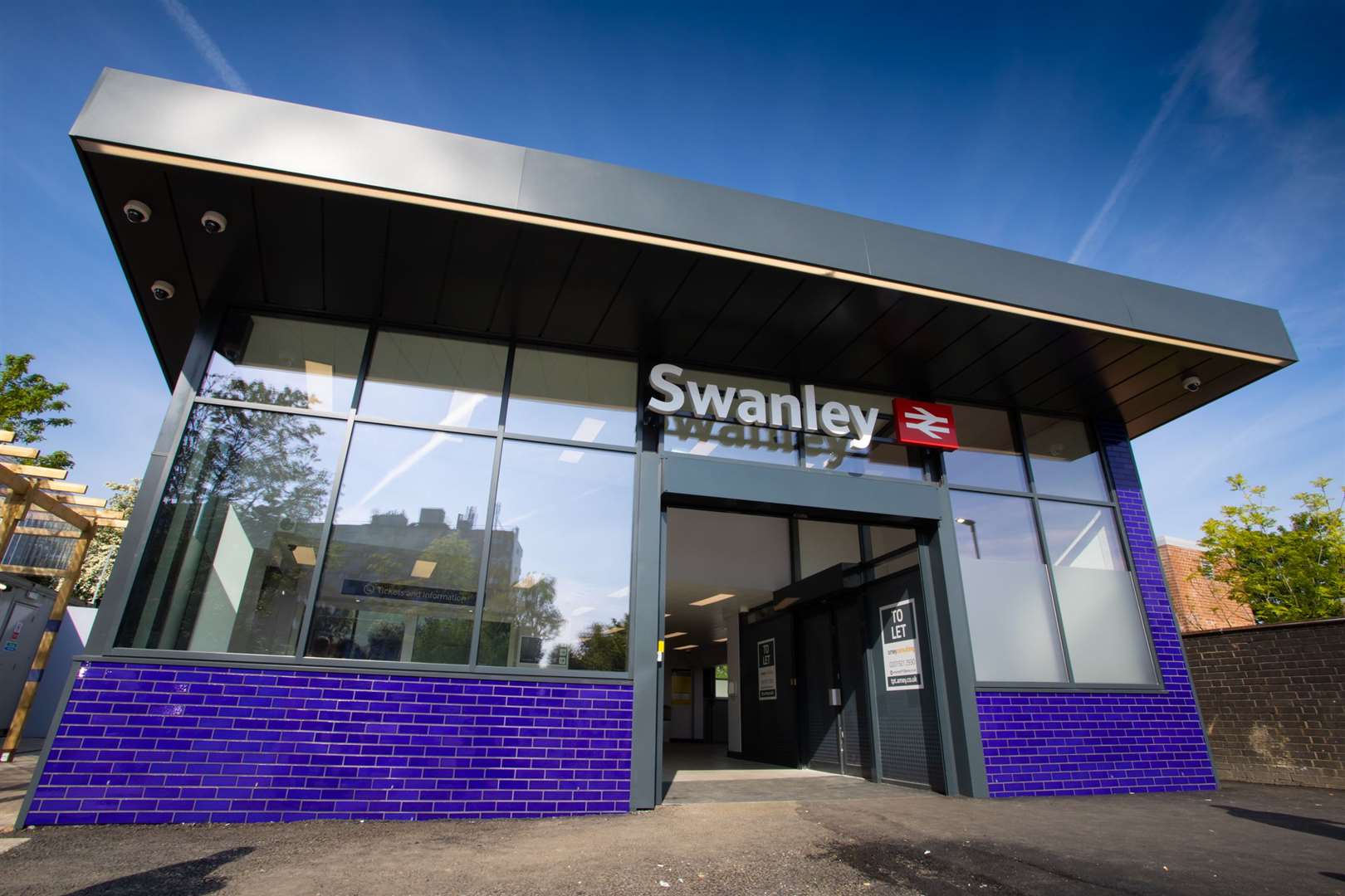 Swanley station opens new £2m building