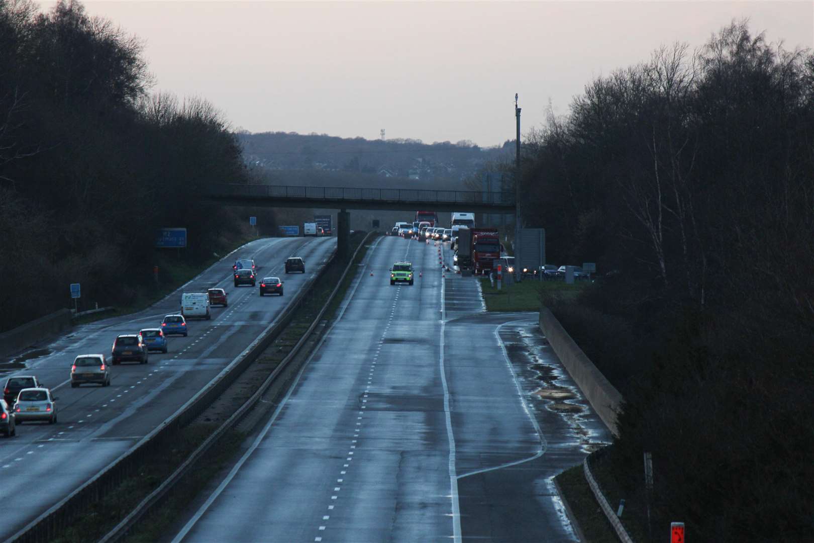 M2 closed in both directions between junctions 5 and 6 overnight