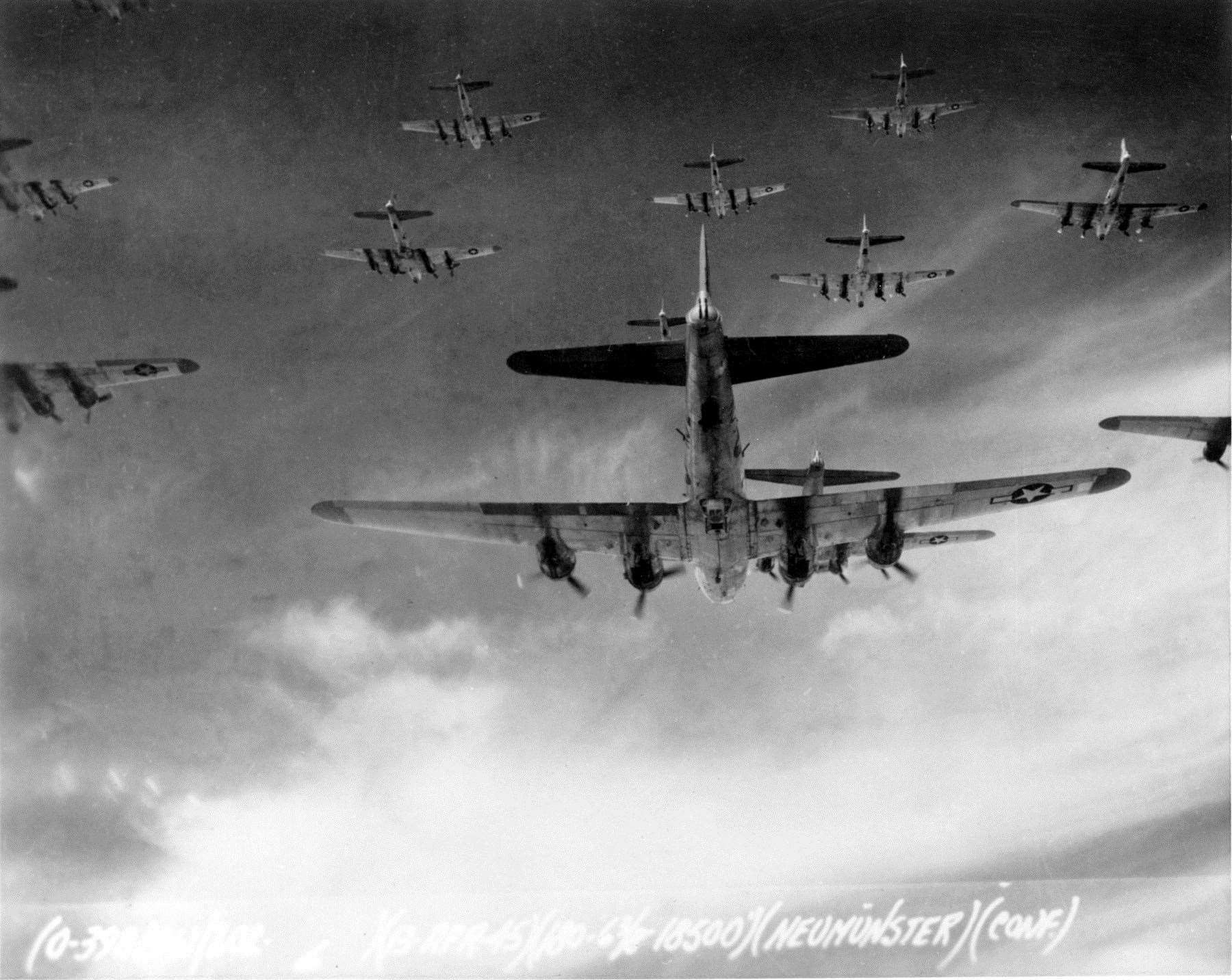 Flying Fortress B-17 bombers on a mission over Germany in April 1945 (7042036)