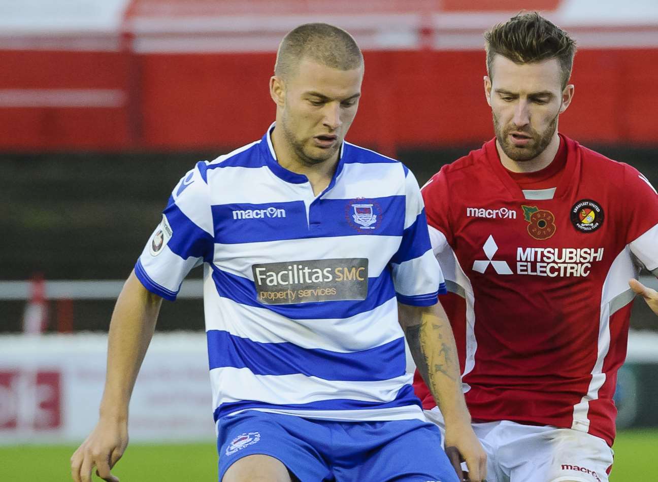 Luke Coulson playing against Ebbsfleet for Oxford City Picture: Andy Payton