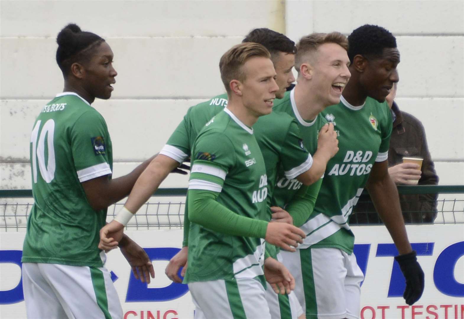 Ashford United take on Horsham FC in Bostik South East play-off final