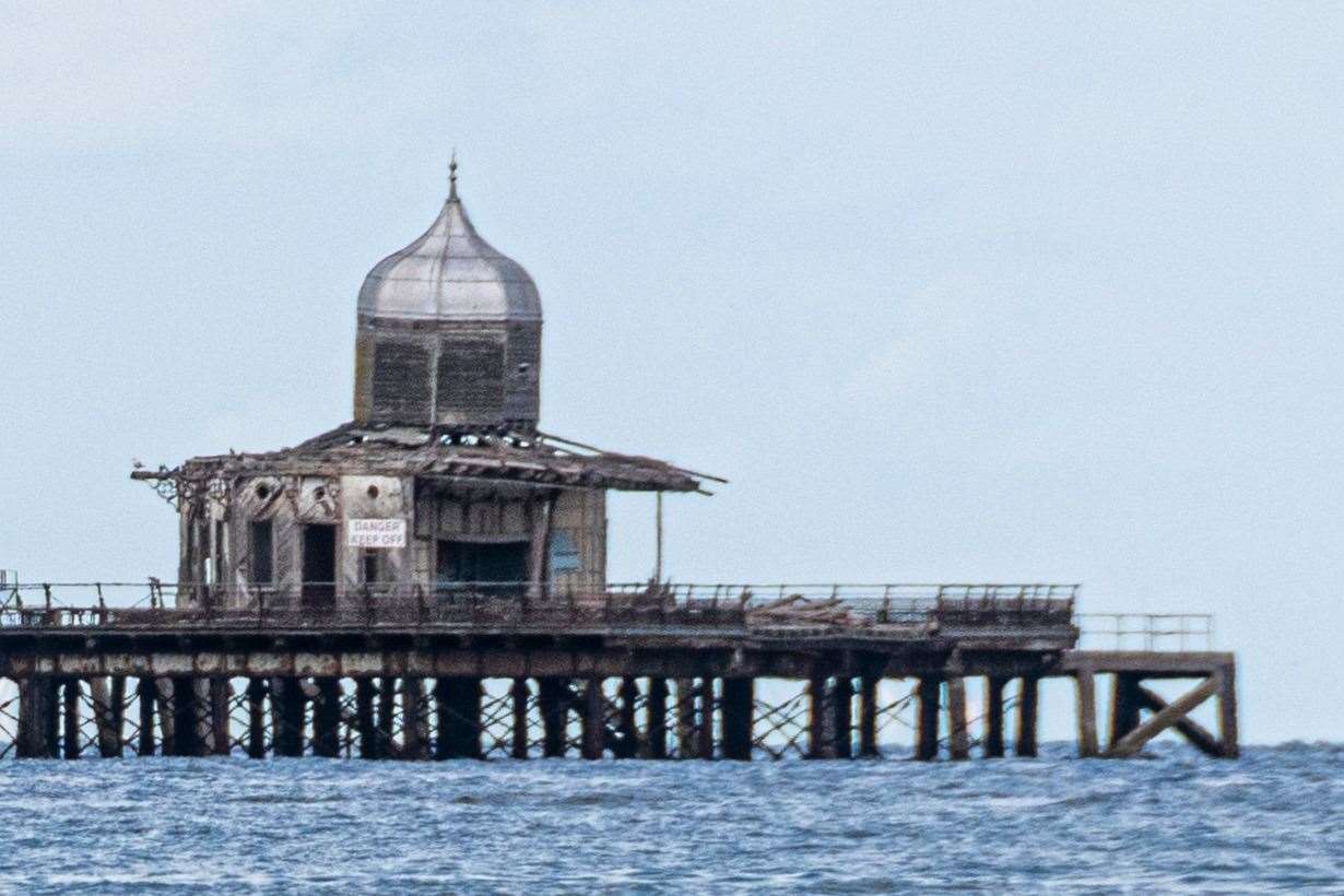 Sonja Earl says a part of the dome on the pier head can be seen being propped up by a piece of wood. Picture: Pete Stanley - Pete's Photography (16011564)