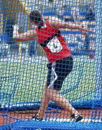 Lucy Underdown in recent discus action