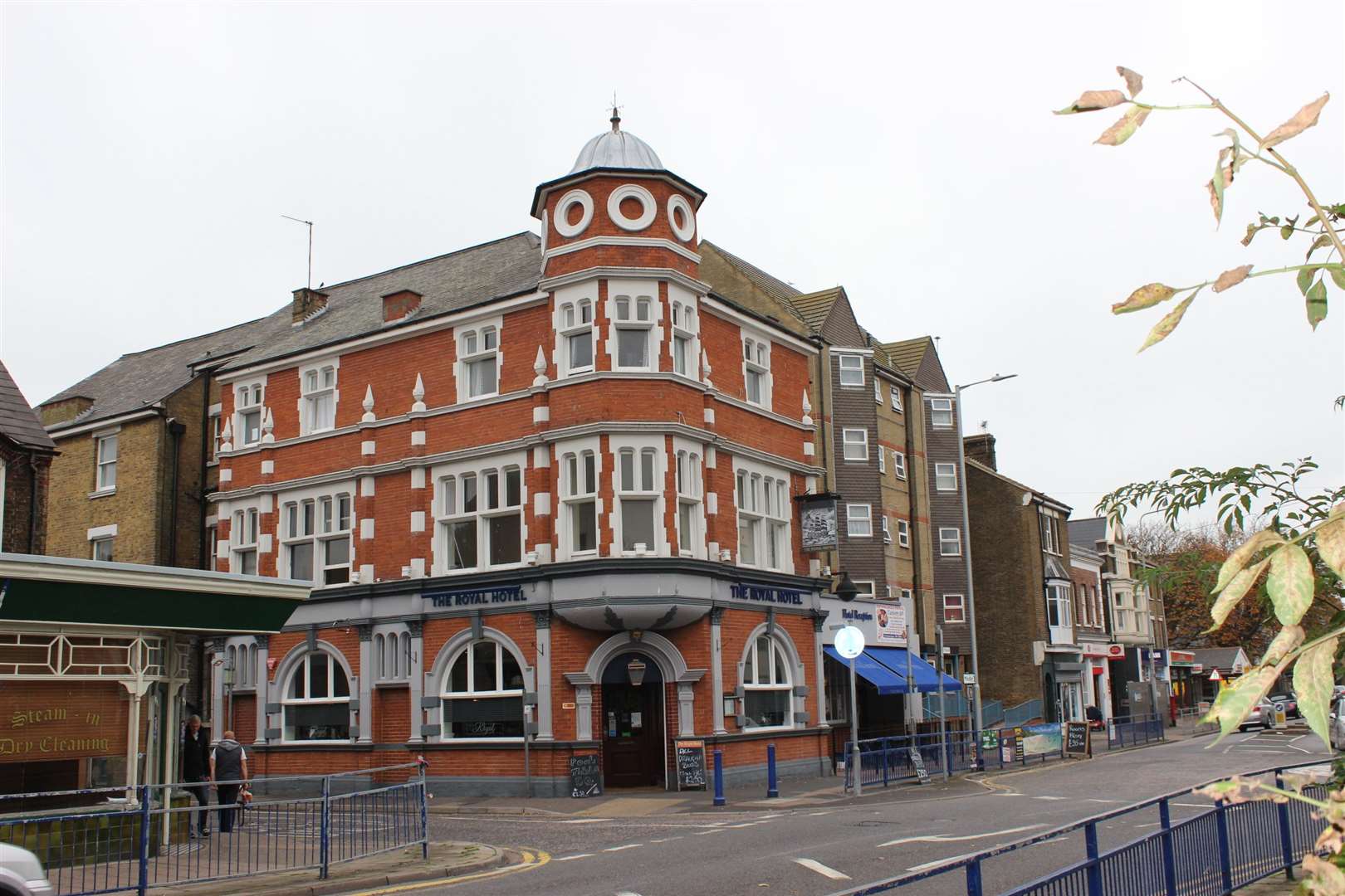 The Royal Hotel at the junction of Sheerness Broadway and Royal Road