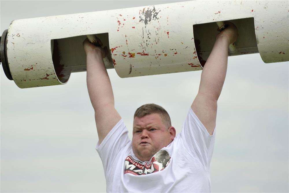 Jason Cater in England's Most Powerful Man competition. Gravesend Regatta, at the Riverside Leisure area, Gravesend.