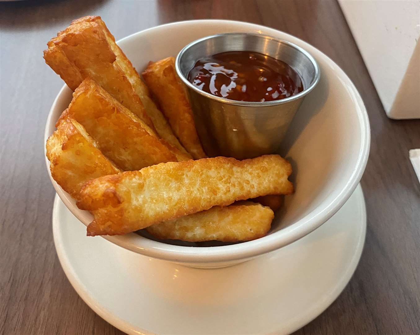 Halloumi fries with a sweet chilli sauce