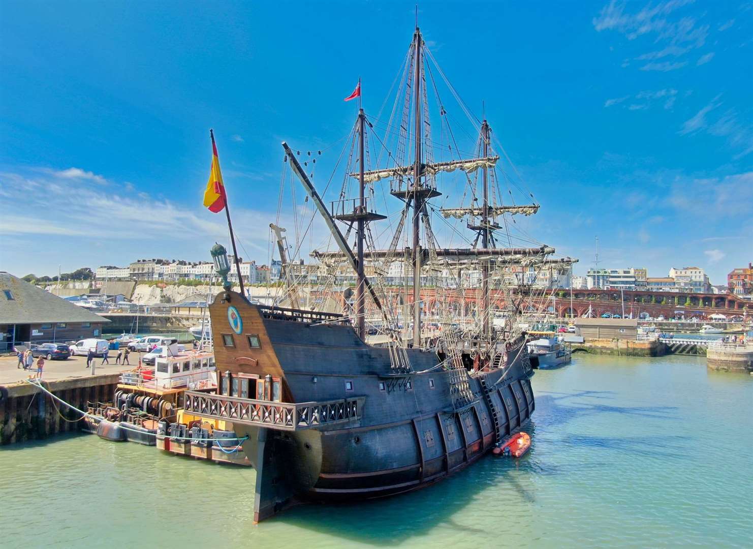 El Galeon Andalucia replica 17th century Spanish Galleon ship docks at ...