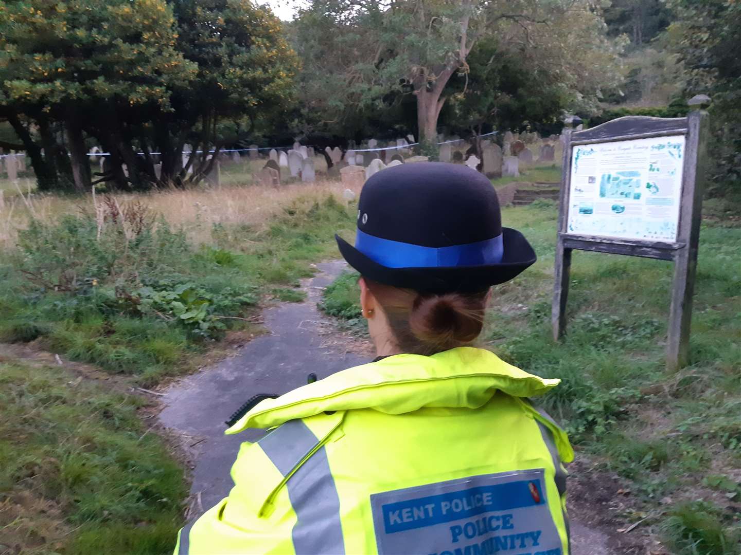 Police were still at Cowgate Cemetery this morning, two days after the murder (18379637)