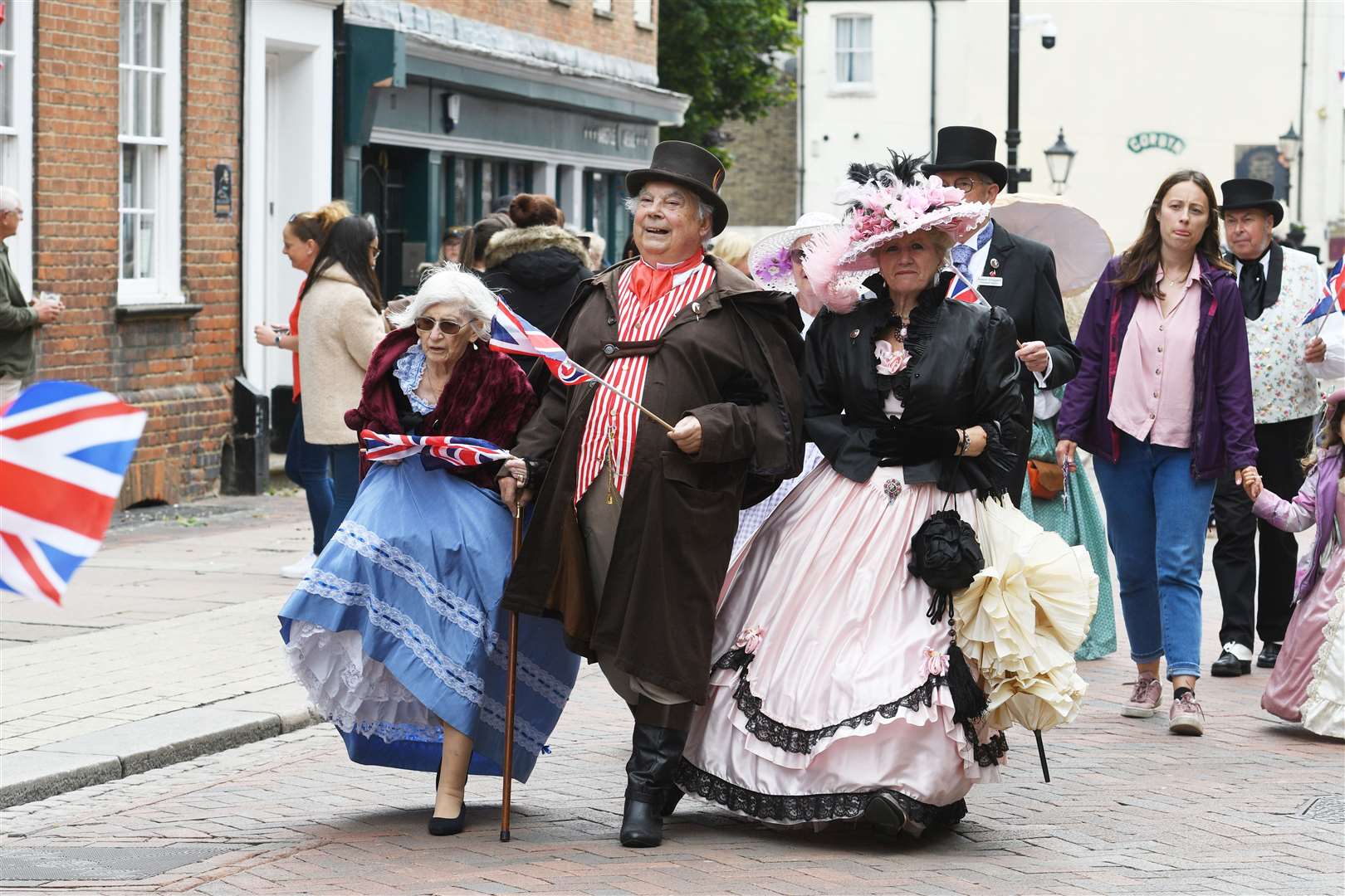 Dickens' Festival in Rochester sees hundreds descend for Platinum Jubilee  parade