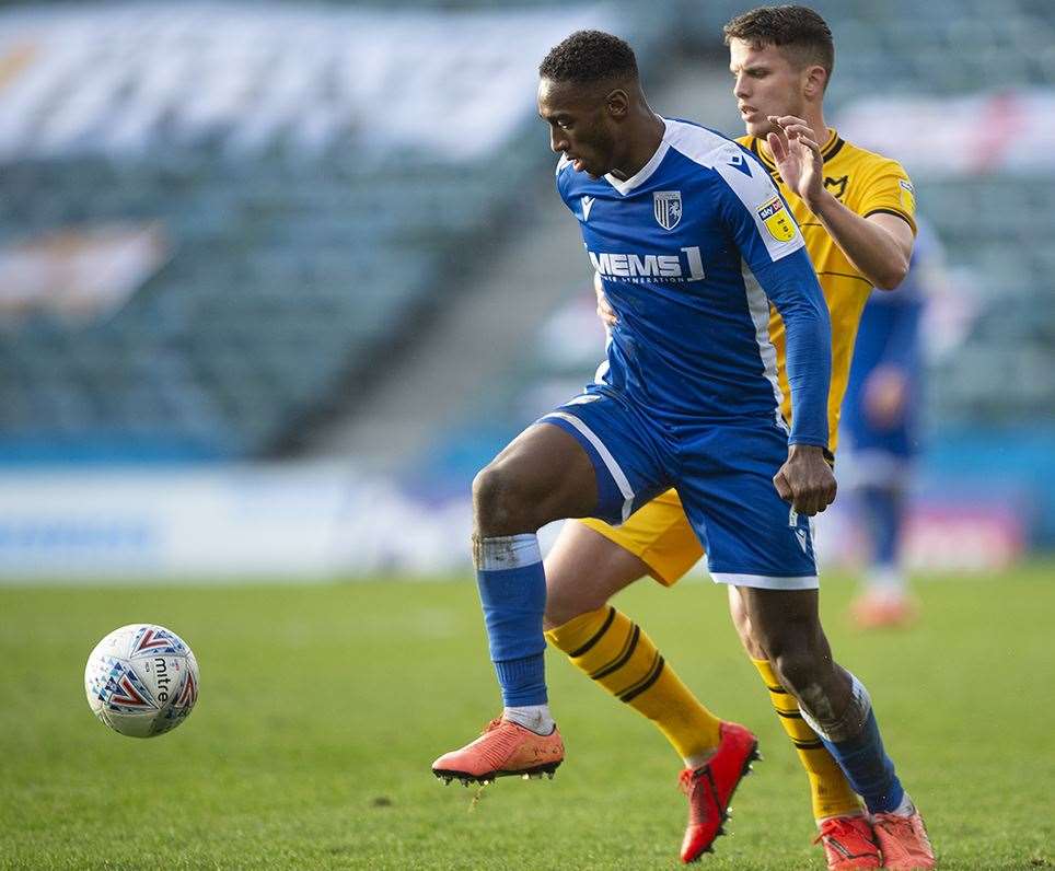 Gillingham versus MK Dons match action Picture: Ady Kerry (24847583)