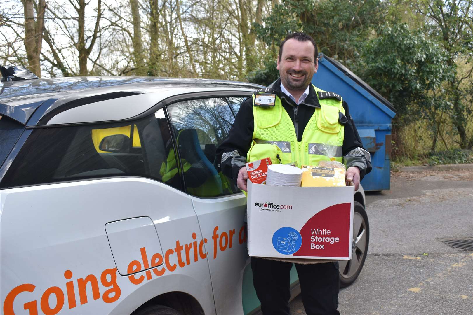 Uplifting News Generous Traffic Wardens And Shakespeare On The Street   FRV65S9XXEBX7162MBS2 