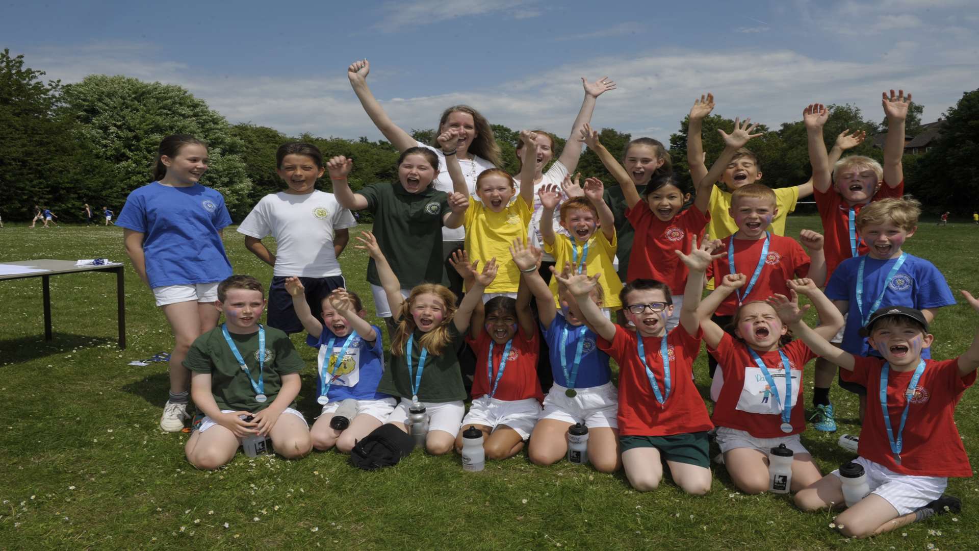 Stephanie Quantick with children Amelia and Stanley with Head, Karen Sandberg and other pupils