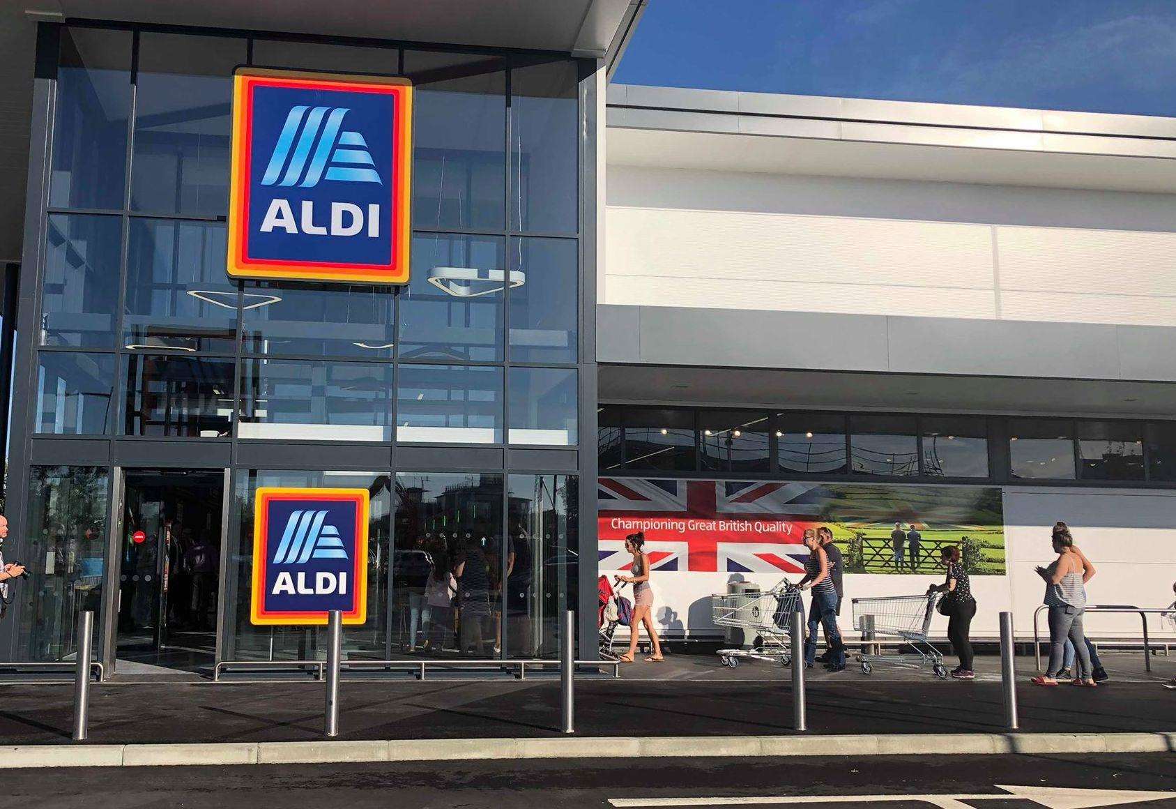 Ashford Aldi finally opens its doors in Victoria Road