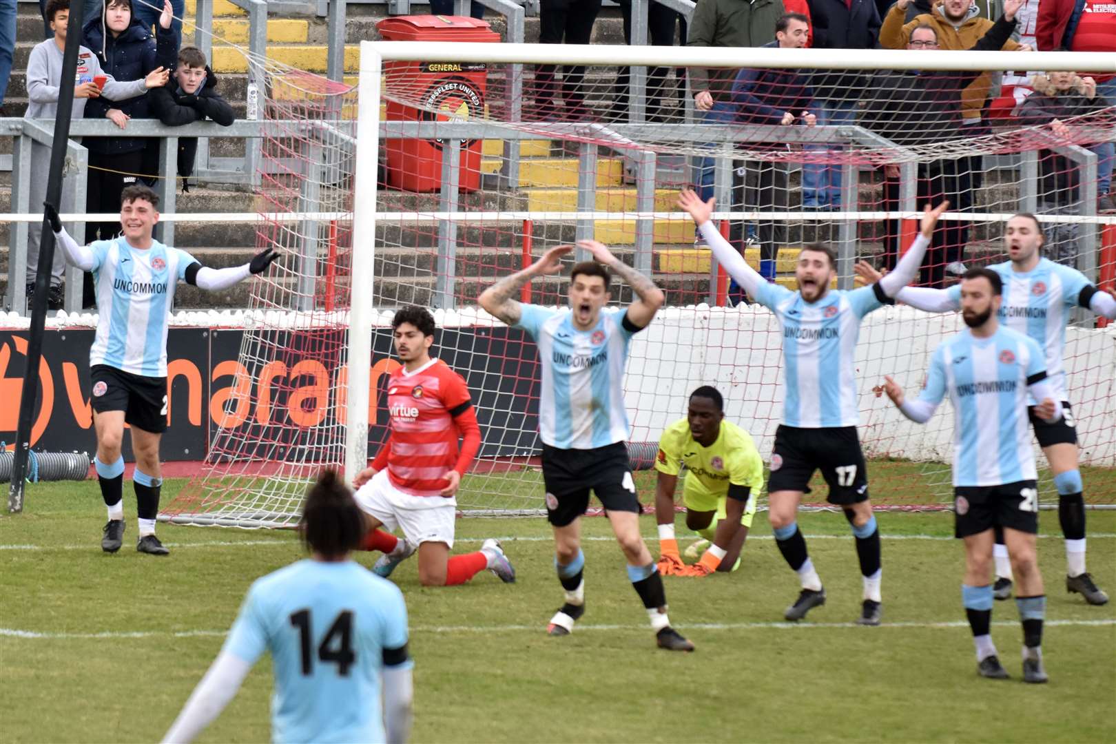 Hampton protest after conceding a penalty at Ebbsfleet on Saturday. Picture: Ed Miller/EUFC