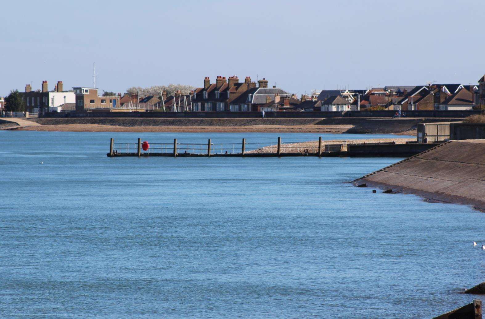 Neptune Jetty, Sheerness beach (4944313)