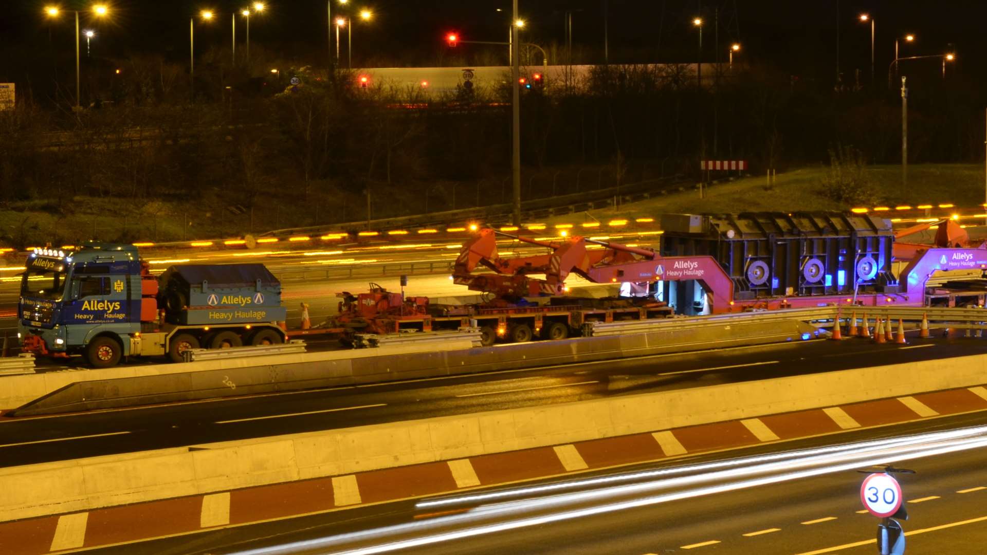 An abnormal load at the Dartford Crossing