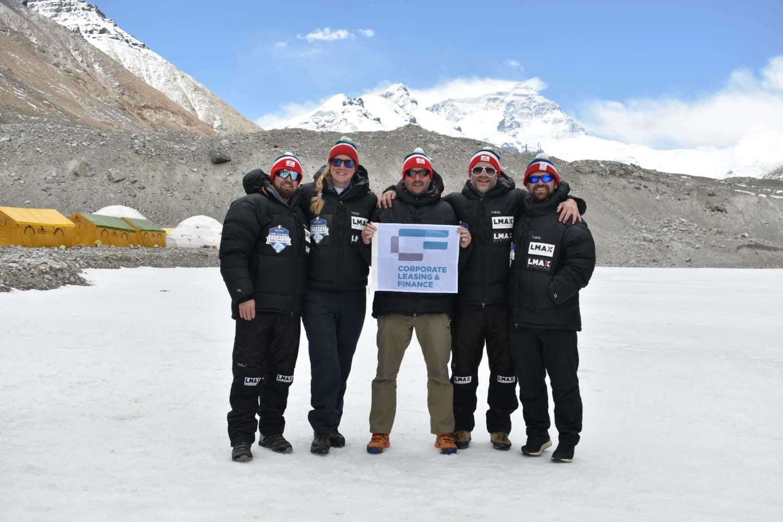 Nick Stevenson centre with Lee Mears, Shane Williams, Ollie Phillips and Tamara Taylor on Everest