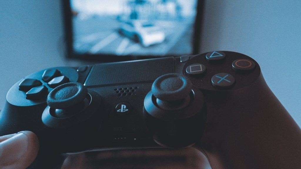 You can take numerous courses connected with the gaming industry including in Esports