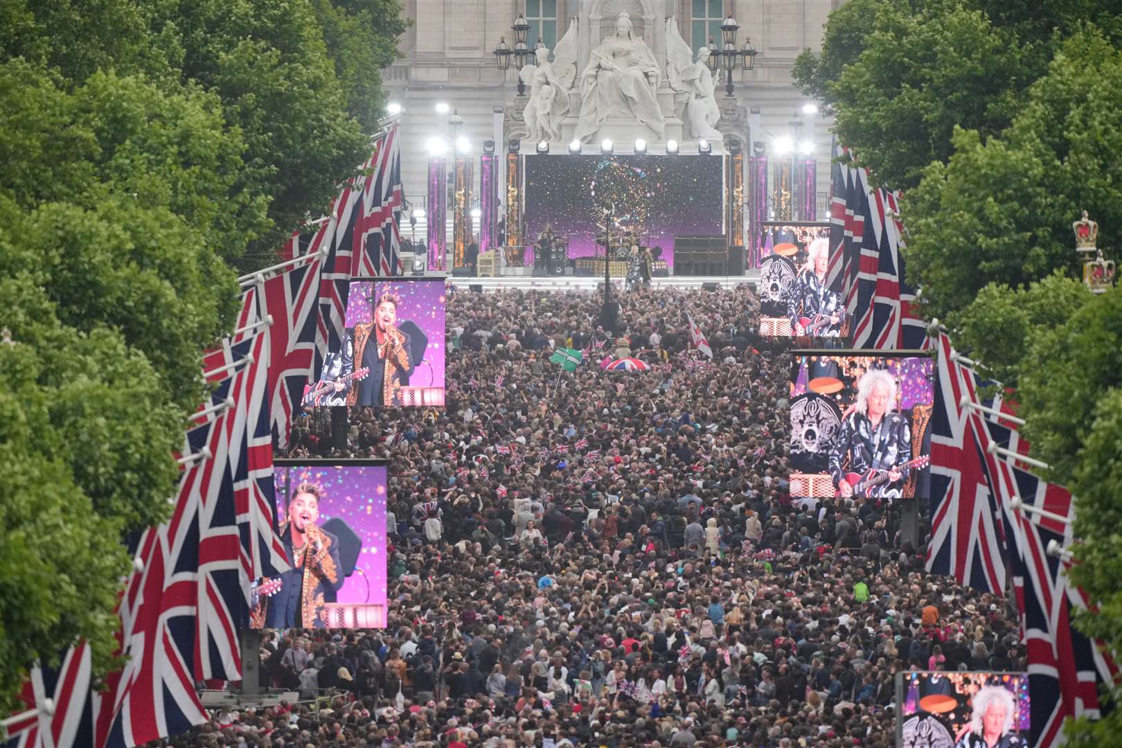 The crowd in The Mall during the Platinum Party at the Palace (Dominic Lipinski/PA)