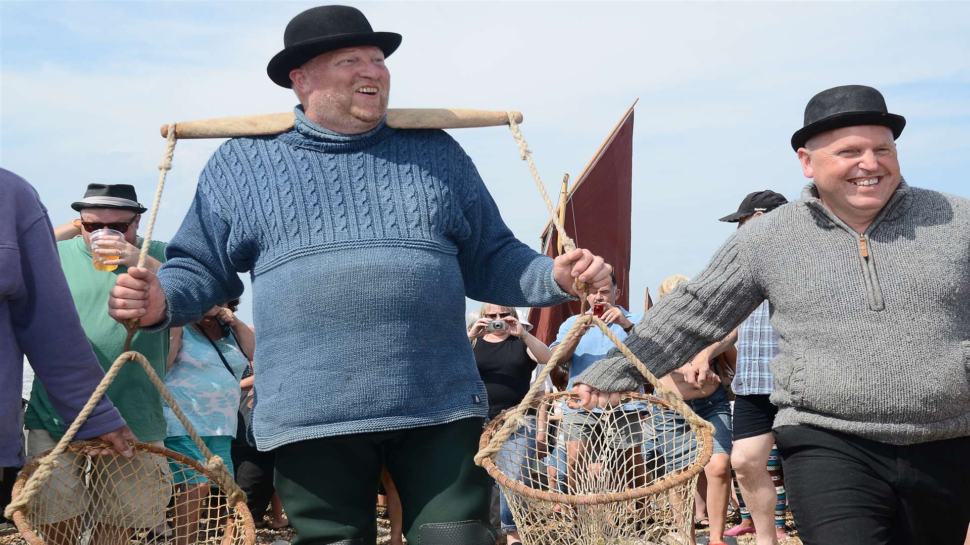 The traditional landing of the oysters