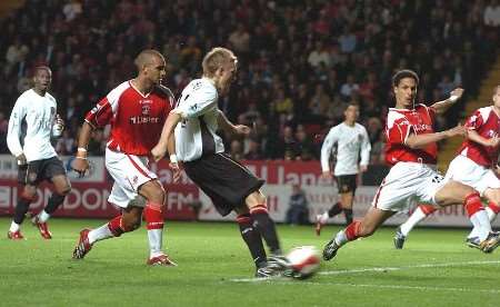 BEGINNING OF THE END: Darren Fletcher fires home United's first goal on 49 minutes. Picture: MATT WALKER