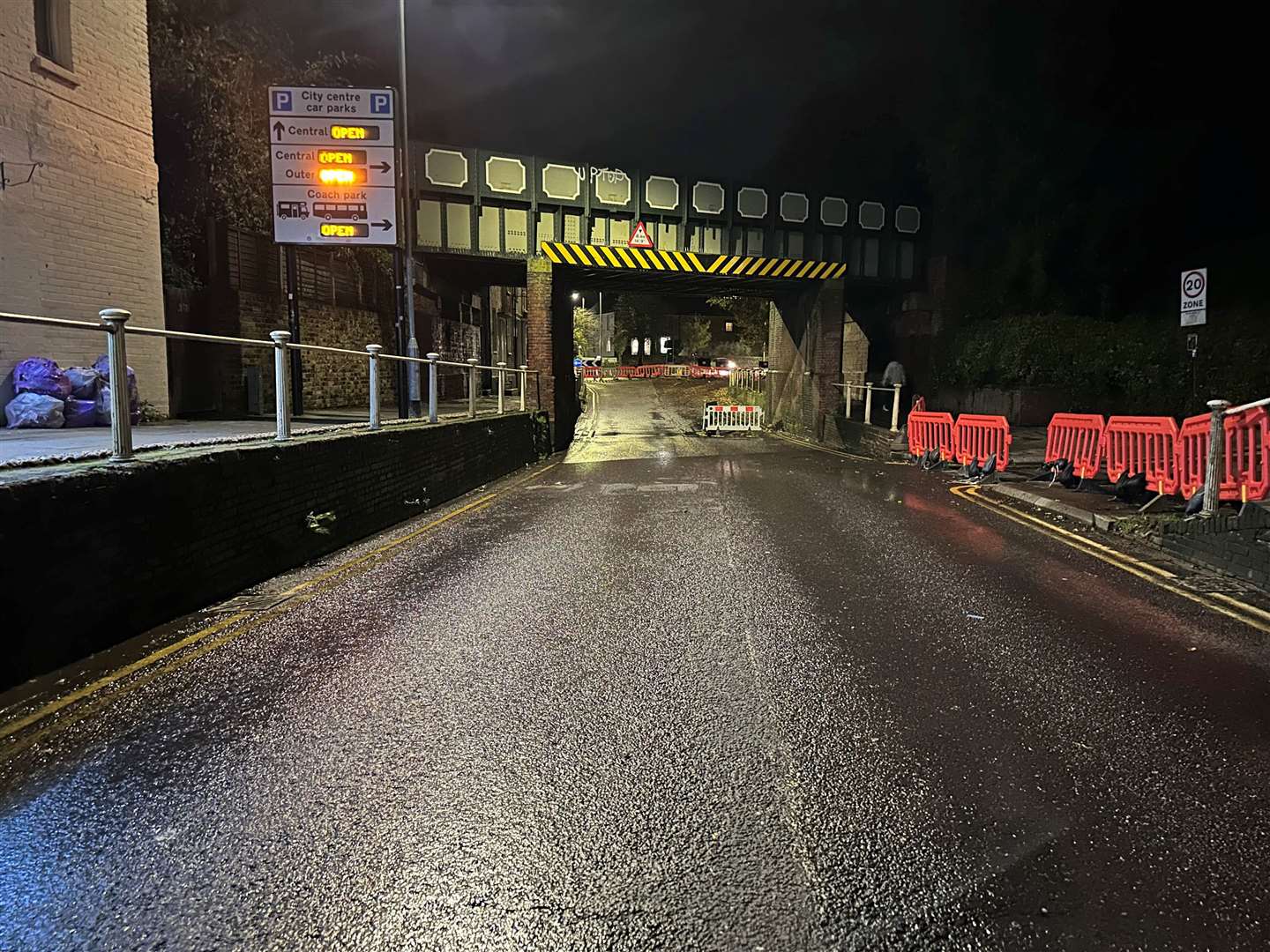 A28 Wincheap Canterbury remains closed as SGN carries out