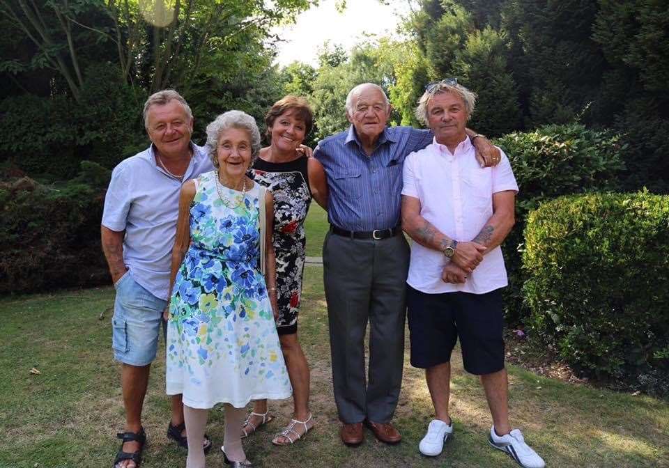 Malcolm, Gladys, Diane, Gordon and Andrew White