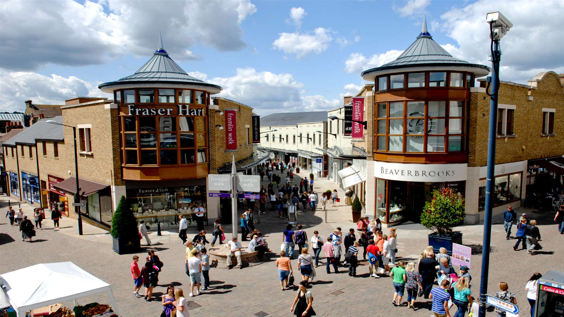 Fremlin Walk at the junction of Earl Street and Week Street