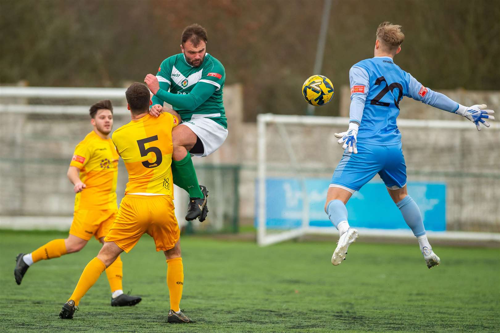 Ashford striker Gary Lockyer goes close. Picture: Ian Scammell