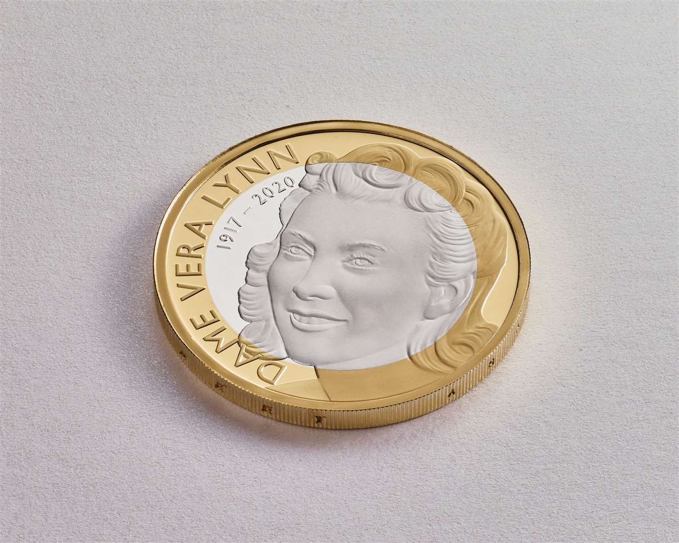 The Royal Mint celebrates the life and legacy of Dame Vera Lynn on a £2 coin. (55150009)