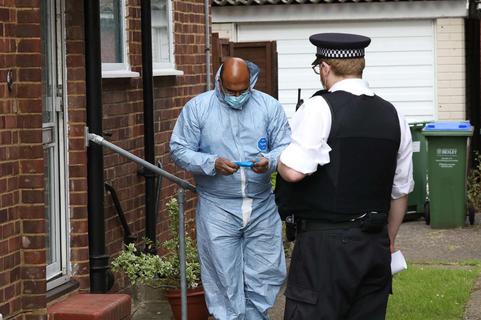 Man Arrested On Suspicion Of Murder After Woman Found Dead At Barton Close Bexleyheath 